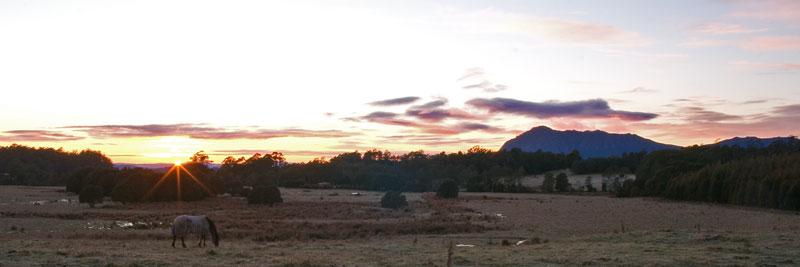 LS205mw.jpg - Sunrise over Mt Roland