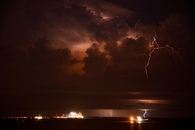 20111106-_MG_5537mw.jpg - Smokey Strike - Darwin, NT