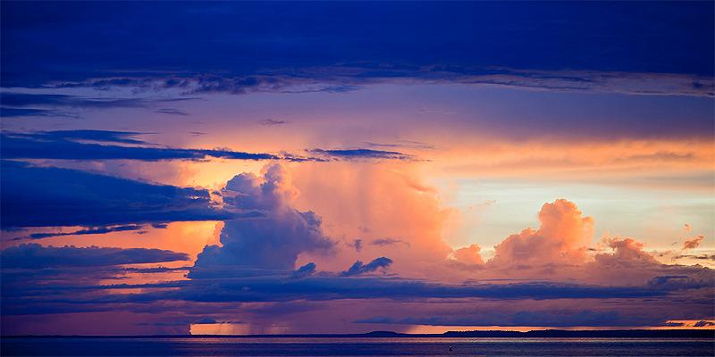 20111221-_MG_6130mw.jpg - Blue & Gold Storm - Darwin, NT