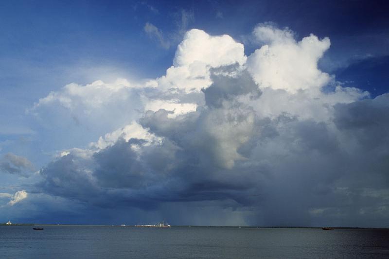 W125mw.jpg - Storm building - East Arm, Darwin Harbour